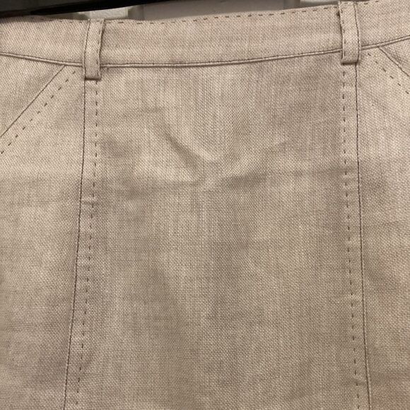 Les Copains NWOT Linen skirt With Side Pockets and Exposed Back Zipper. Size 6 - Picture 2 of 8